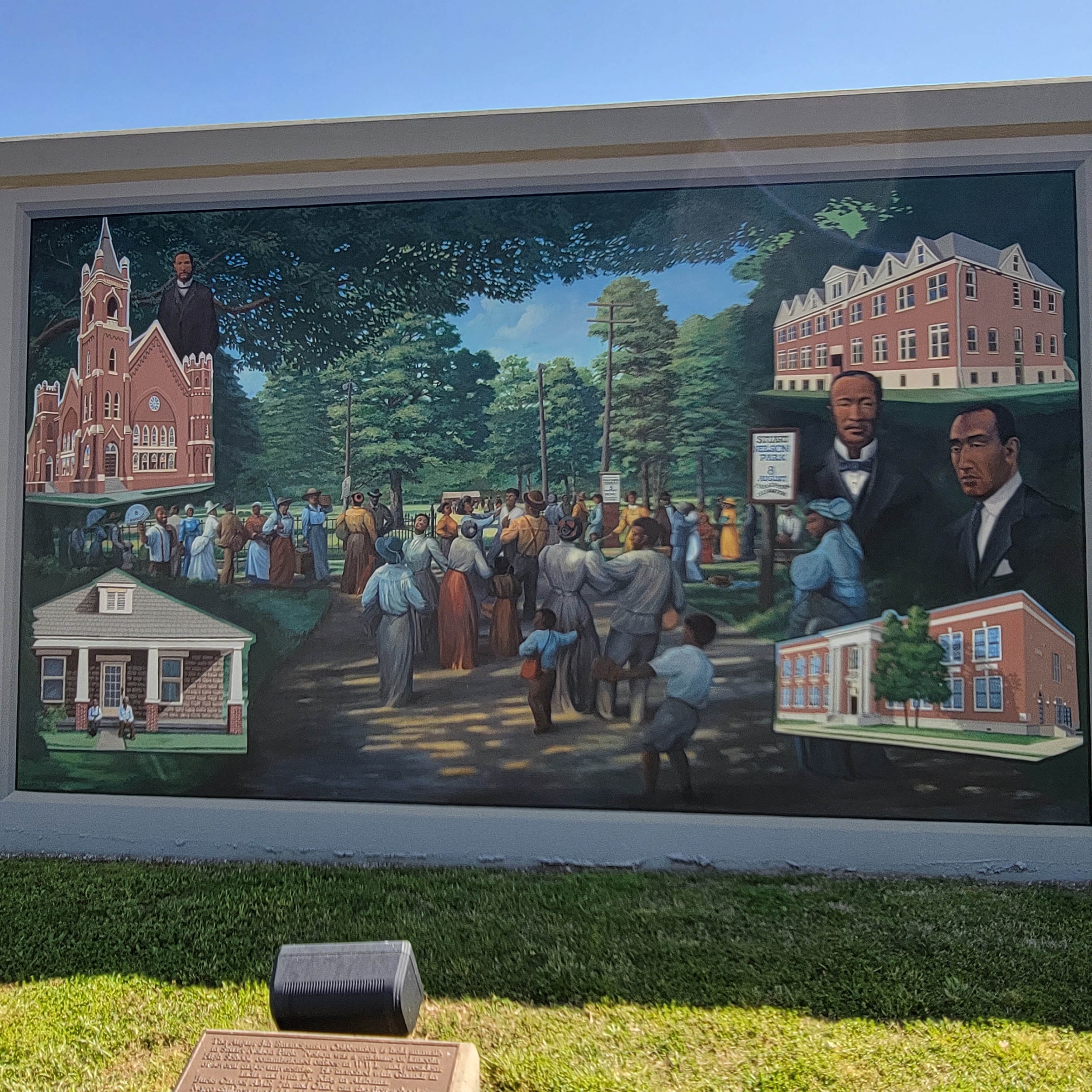 Paducah, Kentucky flood wall mural - very bright colors