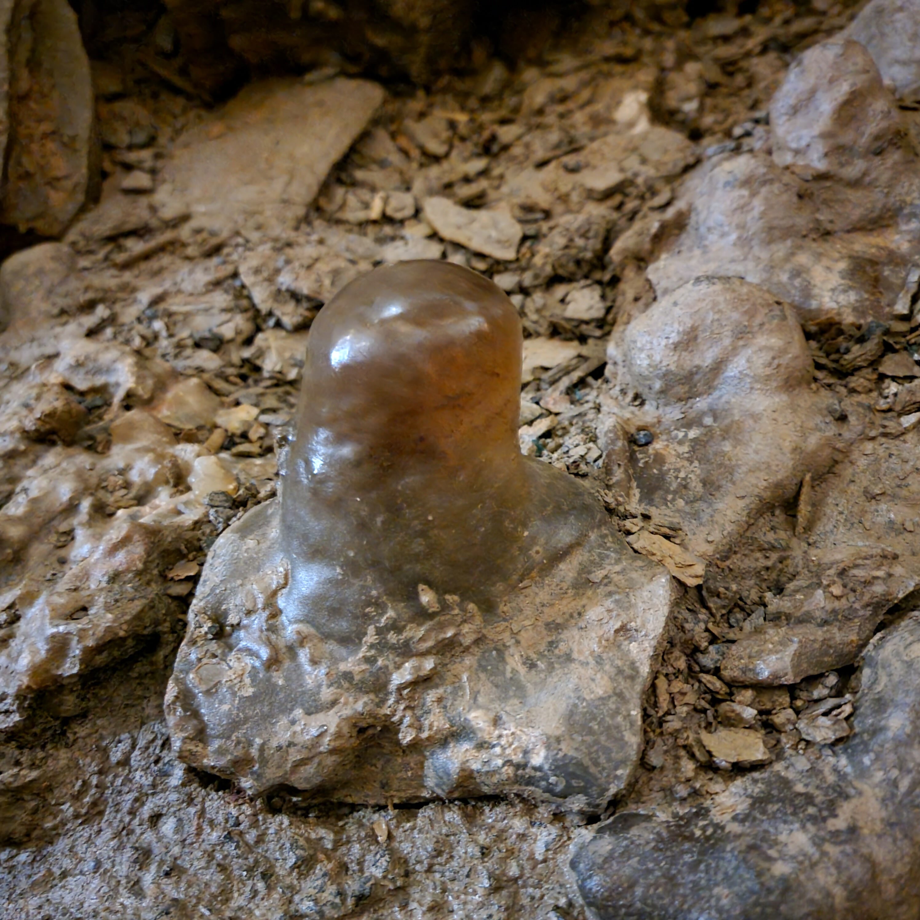 The colors of the minerals in side the cave
