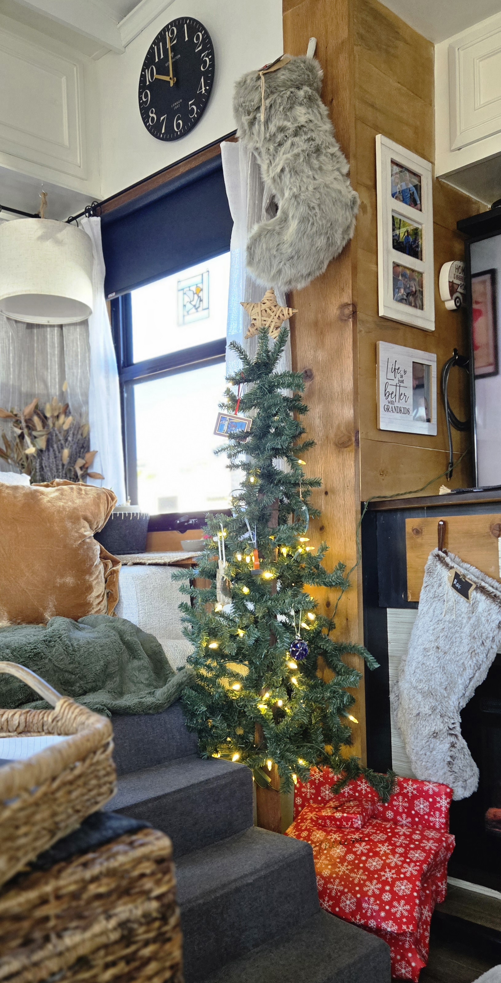 Homer the RV all decorated for Christmas