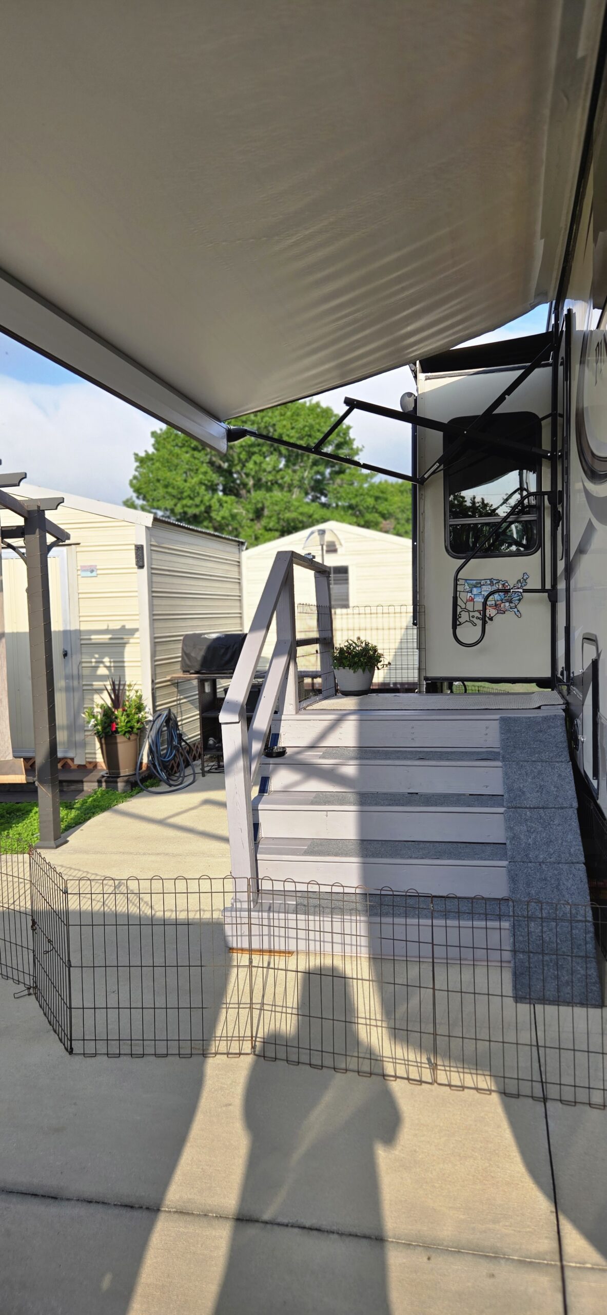 RV small deck and steps